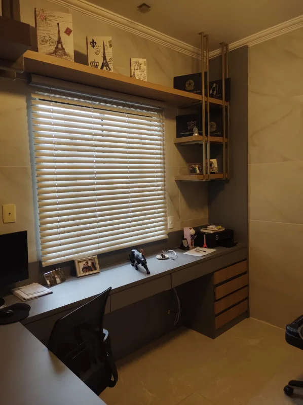 Imagem ilustrativa de Persiana horizontal para escritório