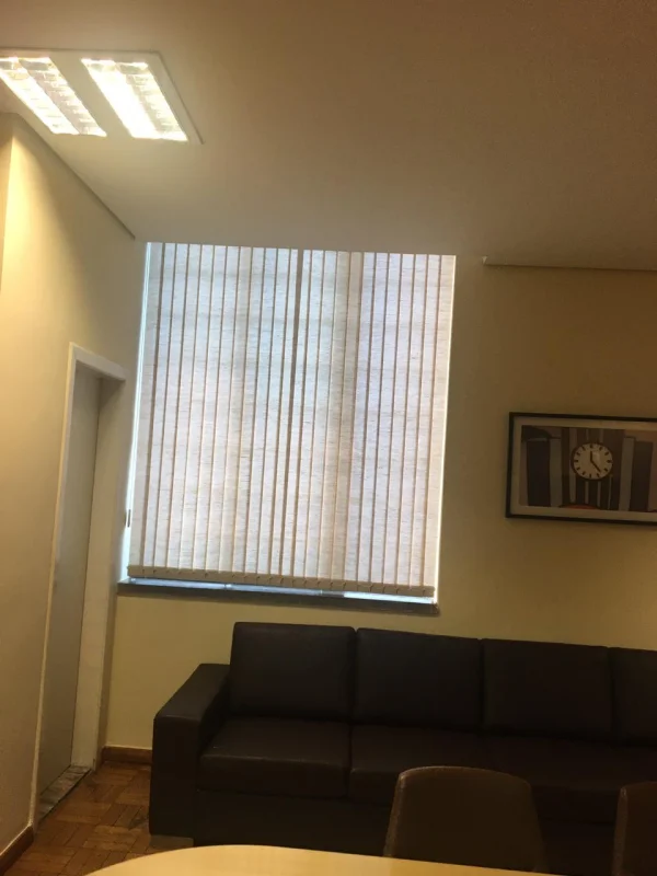 Persianas verticais para sala