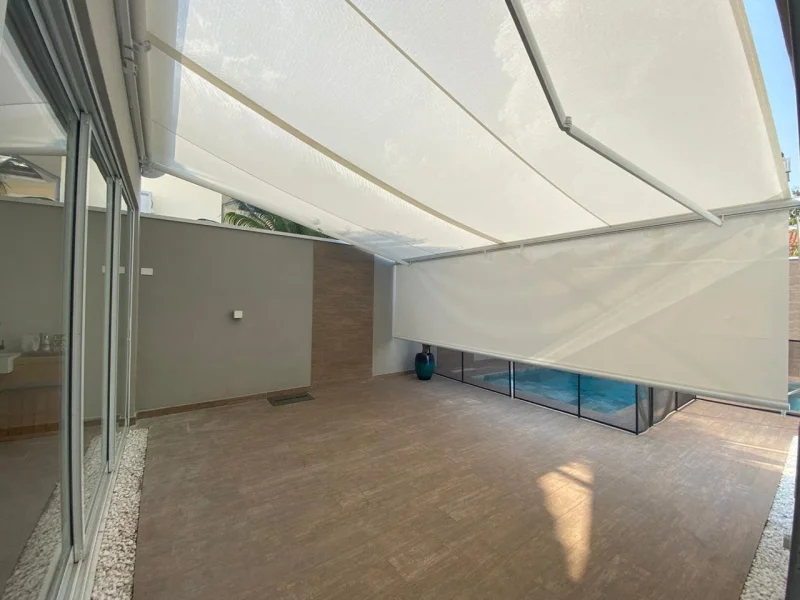 Toldo cortina com braço articulado