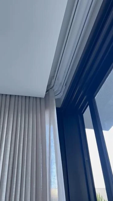 Trilho automatizado para cortina